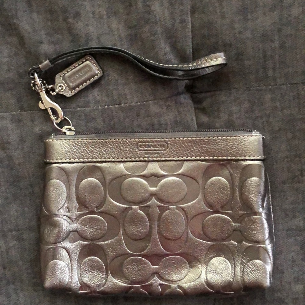 ❌❌SOLD❌❌ COACH Wristlet